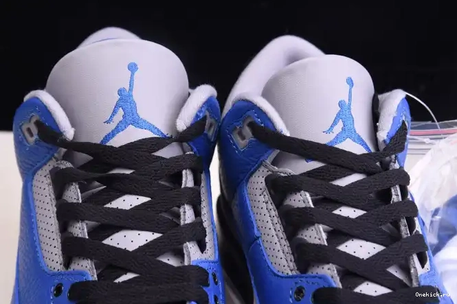 One Kick 'Varsity - Air 400 Retro Jordan 3 CT8532 Royal' 0518